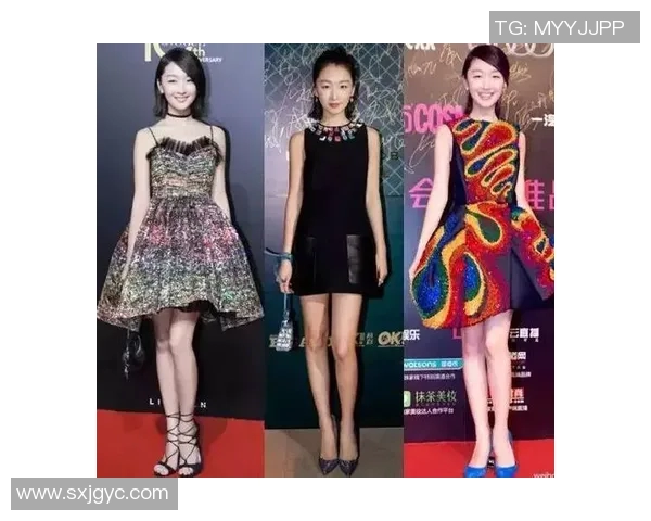 足球女神站姿展示 力与美的完美融合 彰显自信与优雅