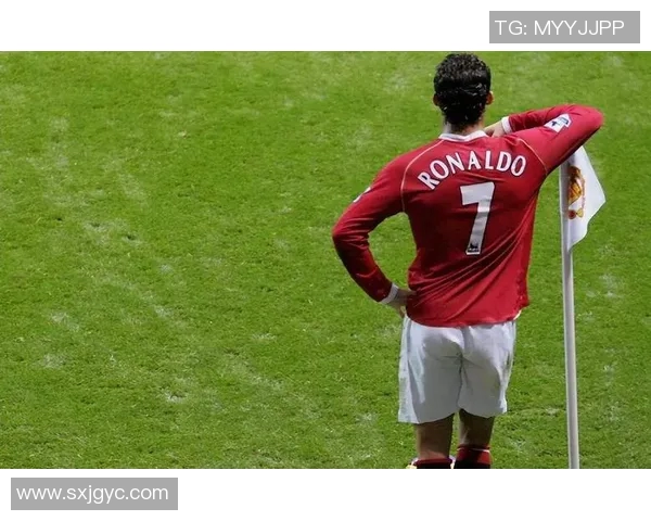 足球传奇C罗曼联时代：从锋线巨星到历史符号的崛起与荣耀