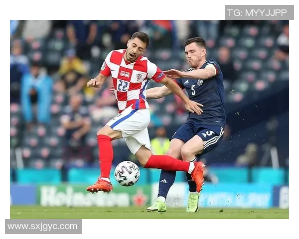 身高一米七的足球天才如何在绿茵场上打破身高局限成就辉煌职业生涯